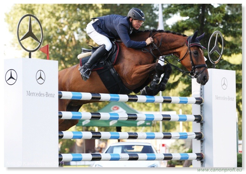 Six Bar Competition