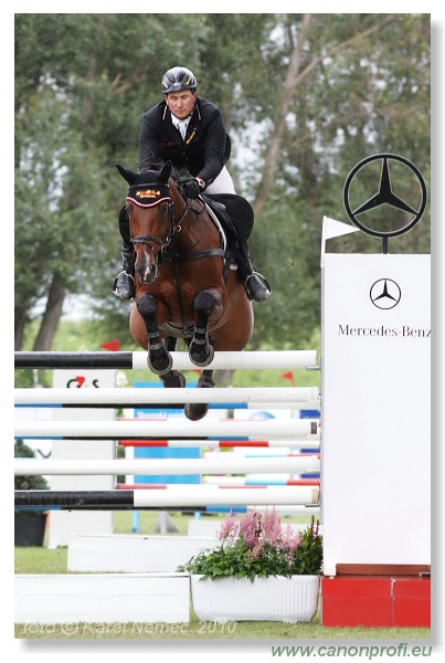 Six Bar Competition