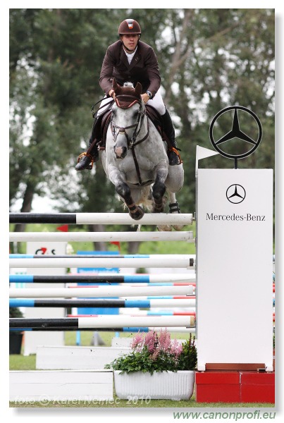 Six Bar Competition