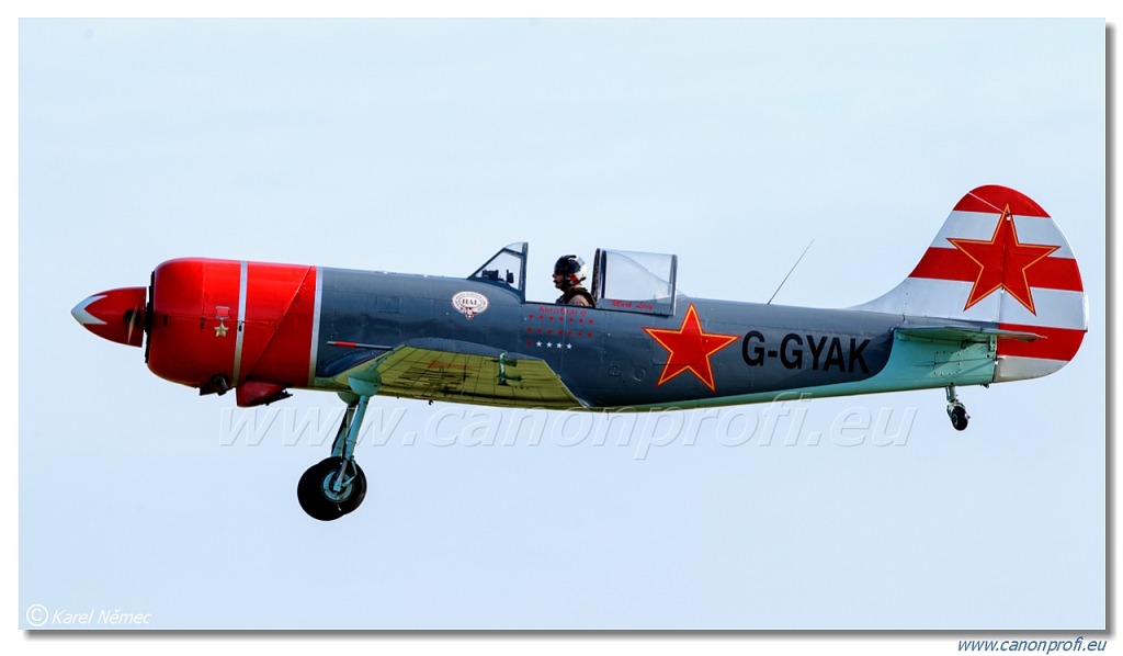Aerostars Formation Aerobatic Team - 6x Yakovlev Yak-52 TW