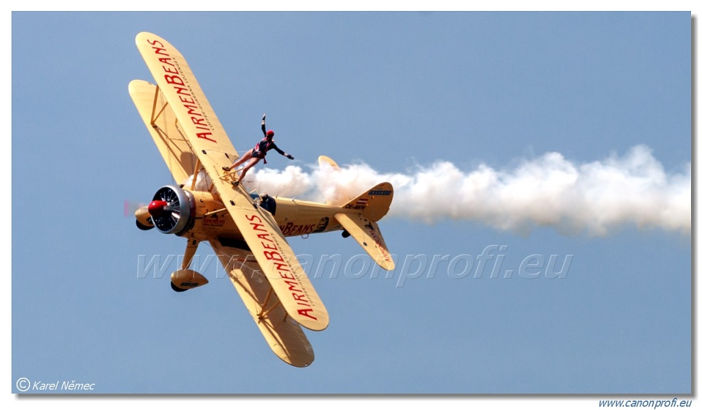 AirmenBeans Wing Walkers – Boeing PT-17 Stearman