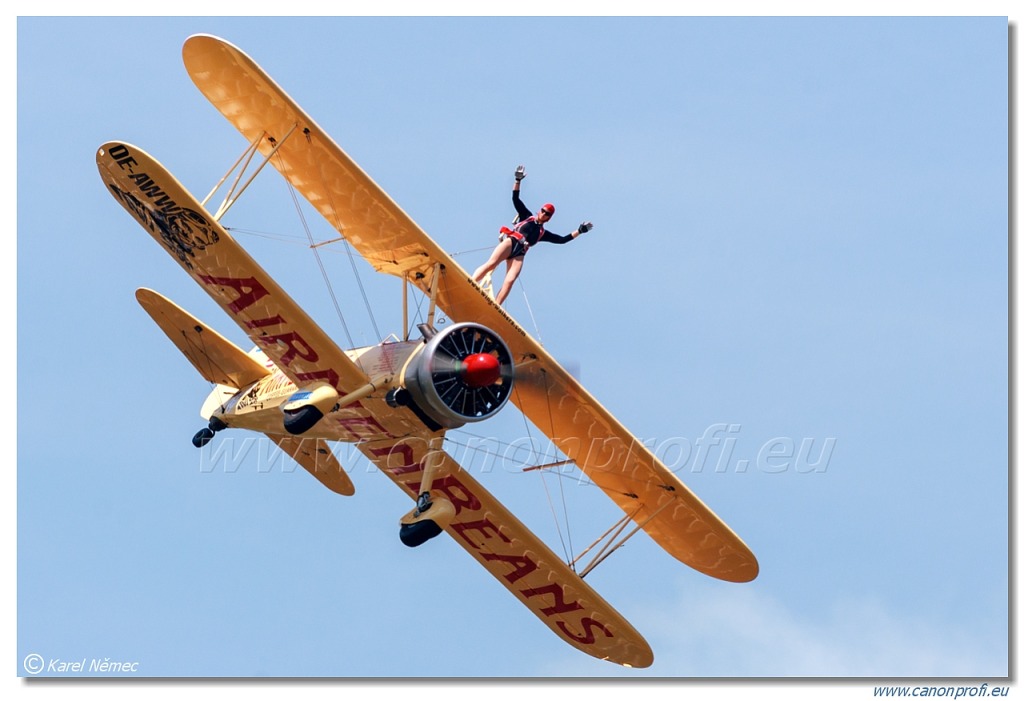 AirmenBeans Wing Walkers – Boeing PT-17 Stearman