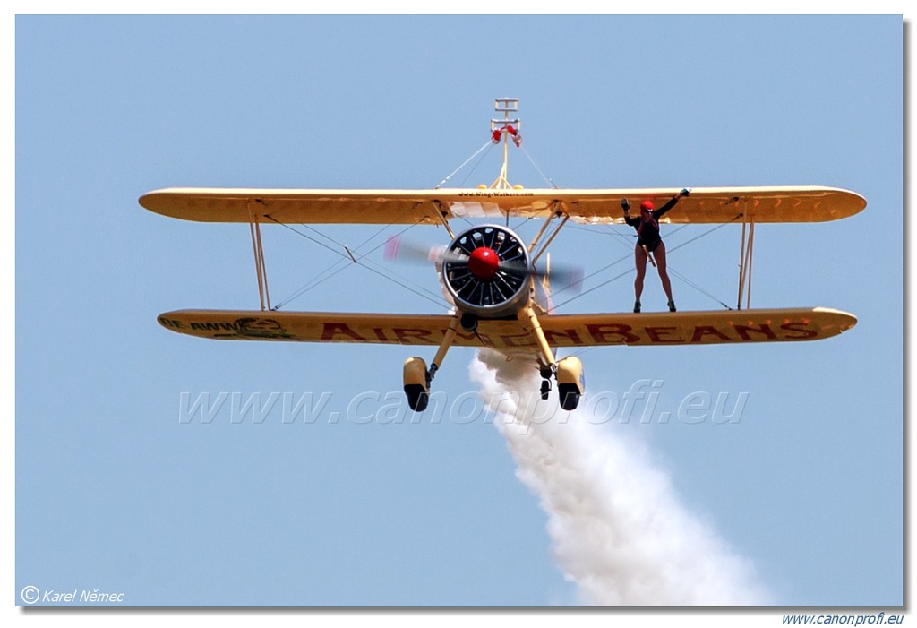 AirmenBeans Wing Walkers – Boeing PT-17 Stearman