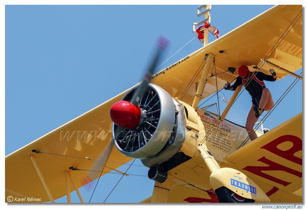 AirmenBeans Wing Walkers – Boeing PT-17 Stearman