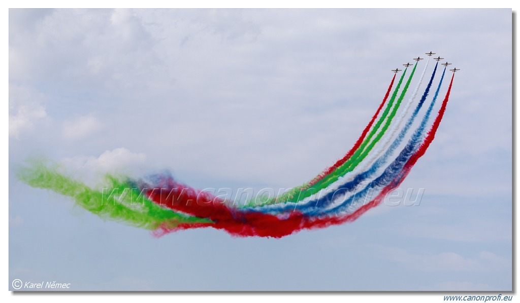 Al Fursan UAE aerobatic display team (The Knights) – 7x Aermacchi MB-339NAT