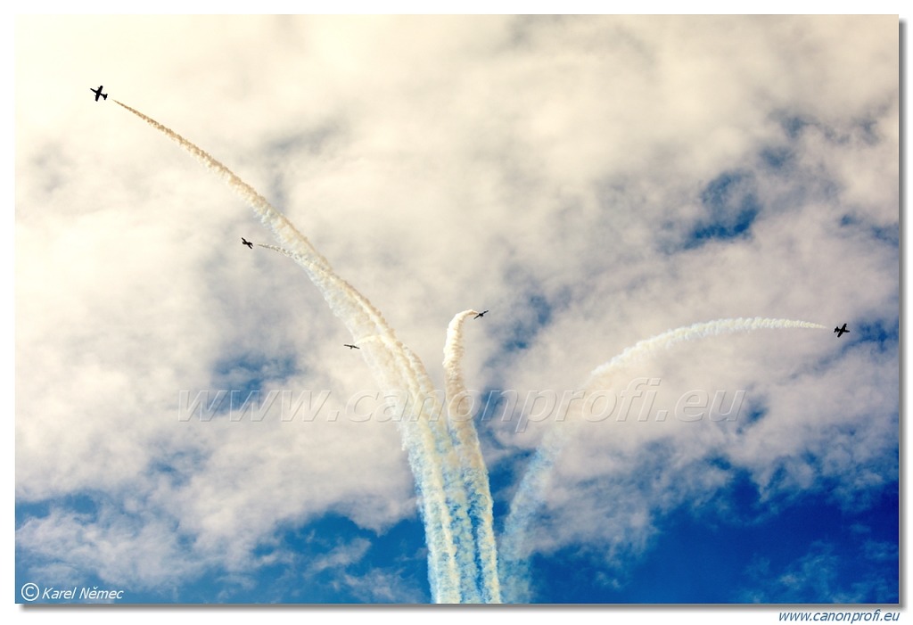 Al Fursan UAE aerobatic display team (The Knights) – 7x Aermacchi MB-339NAT