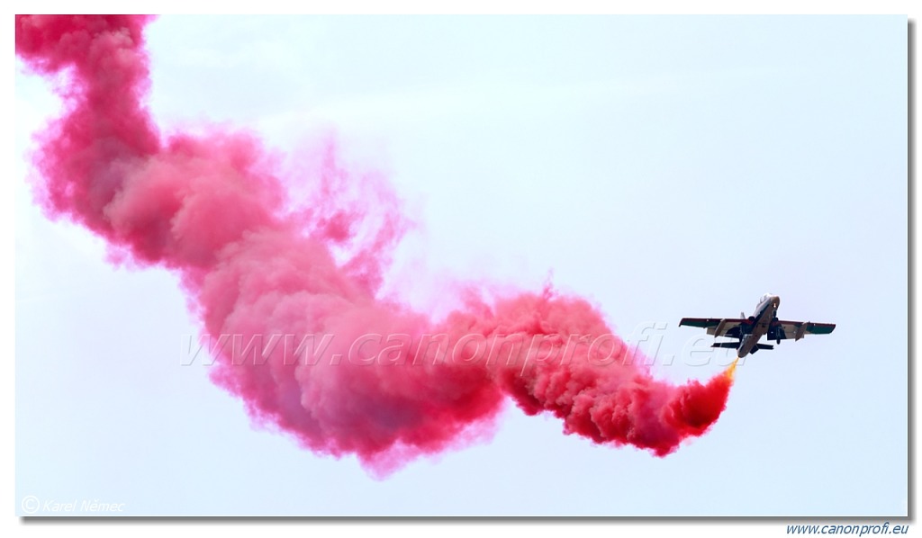 Al Fursan UAE aerobatic display team (The Knights) – 7x Aermacchi MB-339NAT