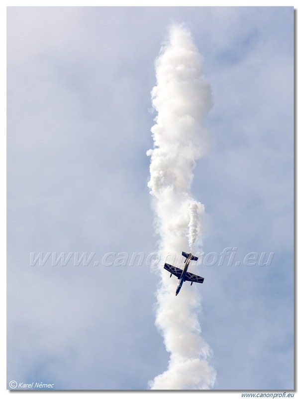 Al Fursan UAE aerobatic display team (The Knights) – 7x Aermacchi MB-339NAT