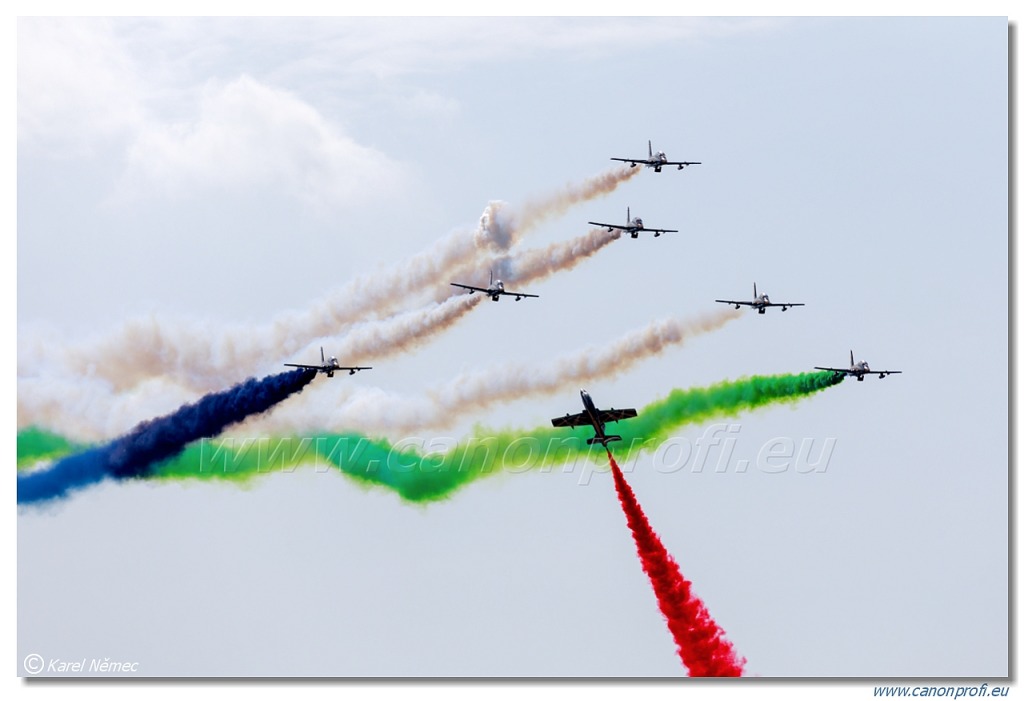 Al Fursan UAE aerobatic display team (The Knights) – 7x Aermacchi MB-339NAT