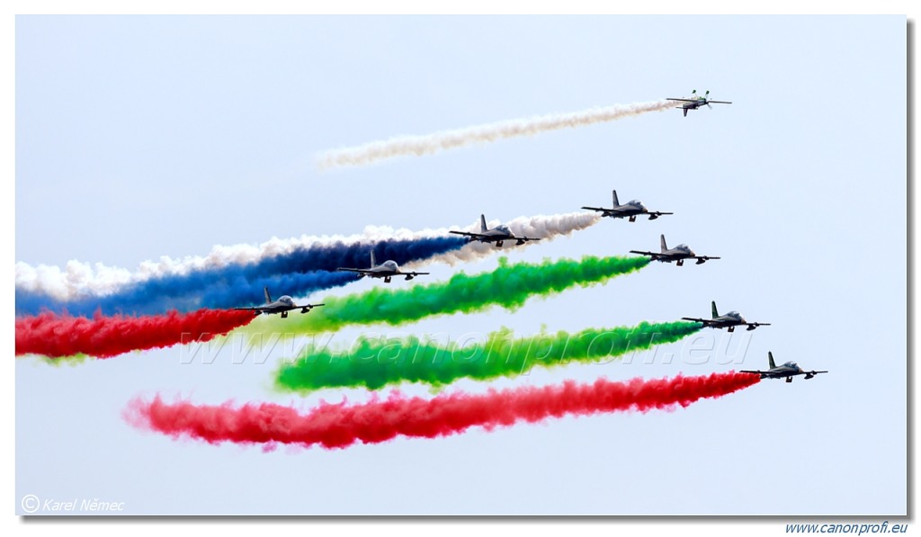 Al Fursan UAE aerobatic display team (The Knights) – 7x Aermacchi MB-339NAT