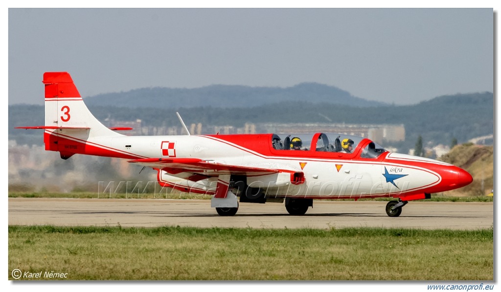 Zespół akrobacyjny Biało-Czerwone Iskry - 7x PZL TS-11 Iskra