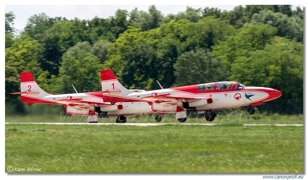 Zespół akrobacyjny Biało-Czerwone Iskry - 7x PZL TS-11 Iskra