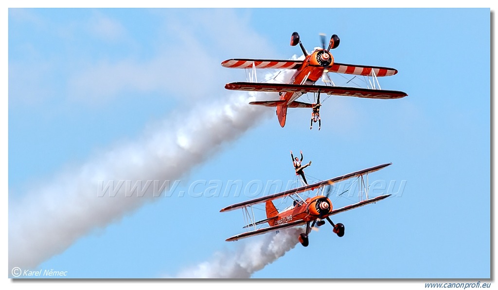 Breitling Wingwalkers - Boeing PT-17 Kaydet (A75N1)