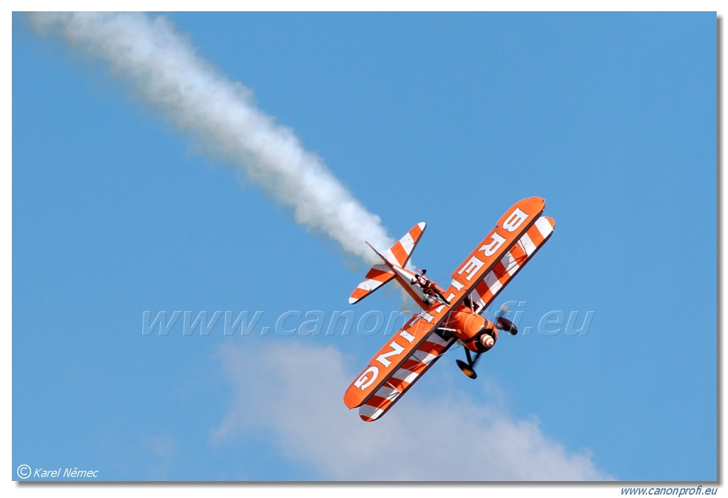 Breitling Wingwalkers - Boeing PT-17 Kaydet (A75N1)