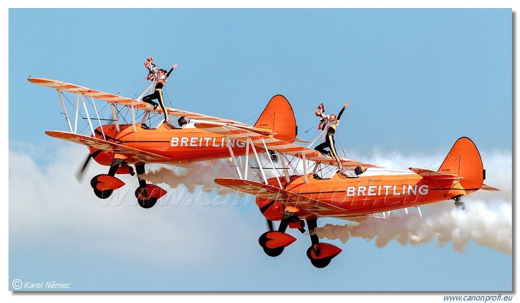 Breitling Wingwalkers - Boeing PT-17 Kaydet (A75N1)