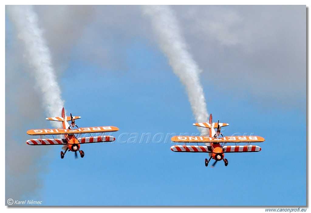 Breitling Wingwalkers - Boeing PT-17 Kaydet (A75N1)