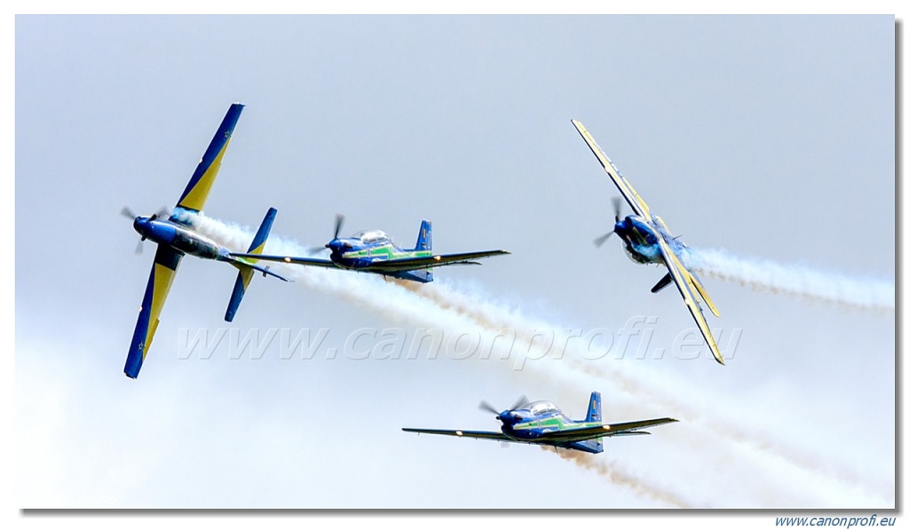 Esquadrliha da Fumaca (Smoke Squadron) - 7x Embraer EMB-314 (A-29 Super Tucano)