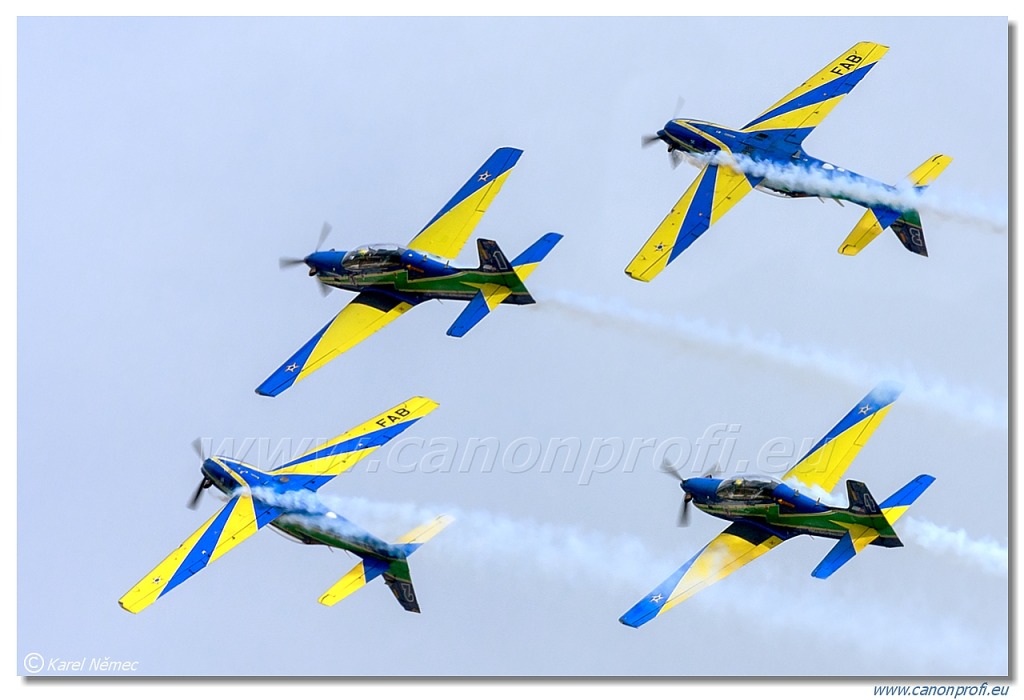 Esquadrliha da Fumaca (Smoke Squadron) - 7x Embraer EMB-314 (A-29 Super Tucano)