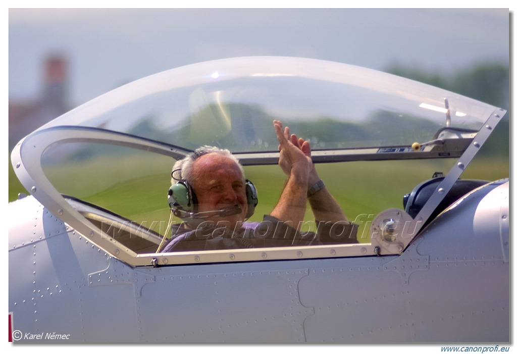 Flying Bulls Aerobatics Team - 4x Zlin Z-50LX