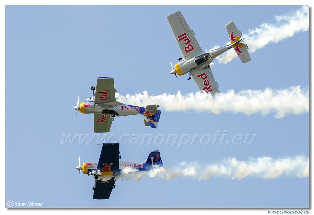 Flying Bulls Aerobatics Team - 4x Zlin Z-50LX