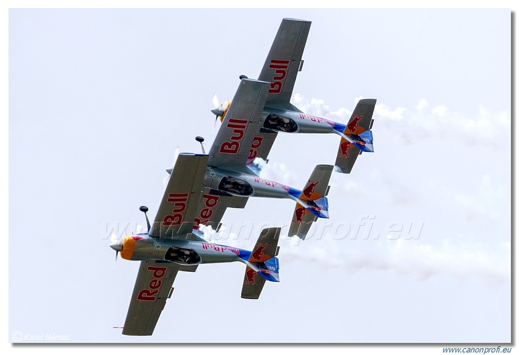 Flying Bulls Aerobatics Team - 4x Zlin Z-50LX