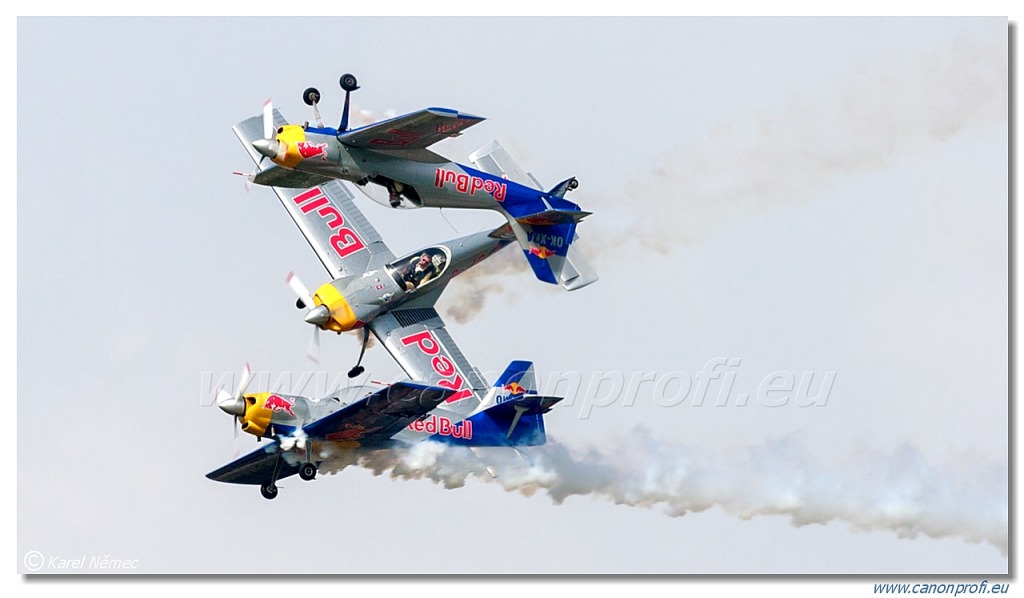 Flying Bulls Aerobatics Team - 4x Zlin Z-50LX