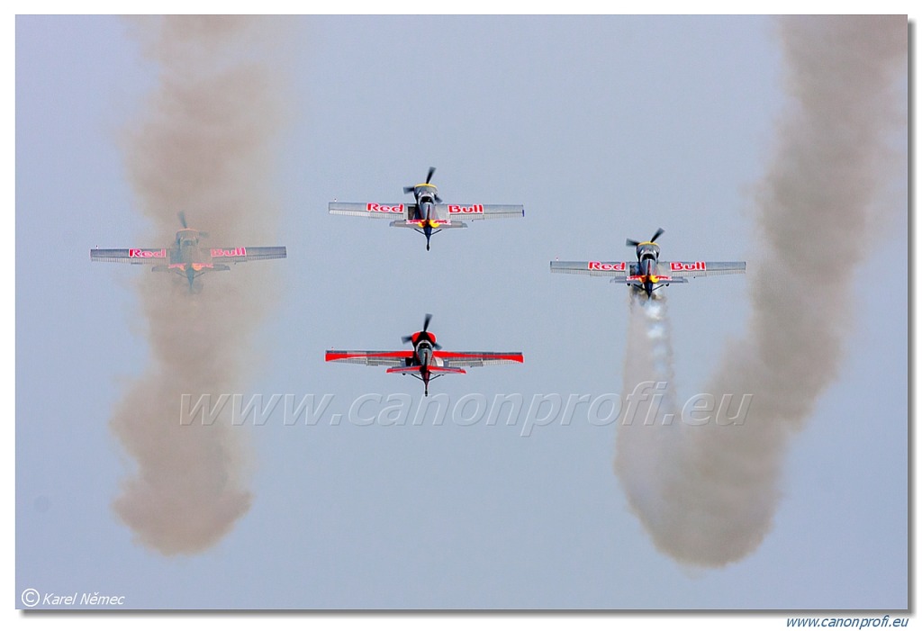 Flying Bulls Aerobatics Team - 4x Zlin Z-50LX