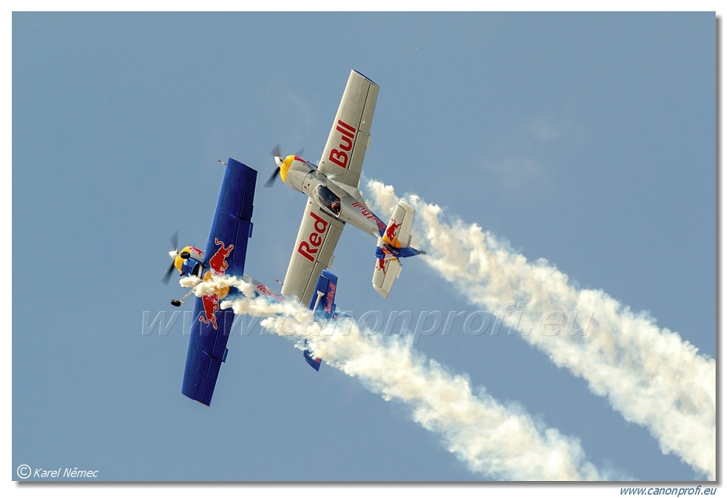 Flying Bulls Aerobatics Team - 4x Zlin Z-50LX