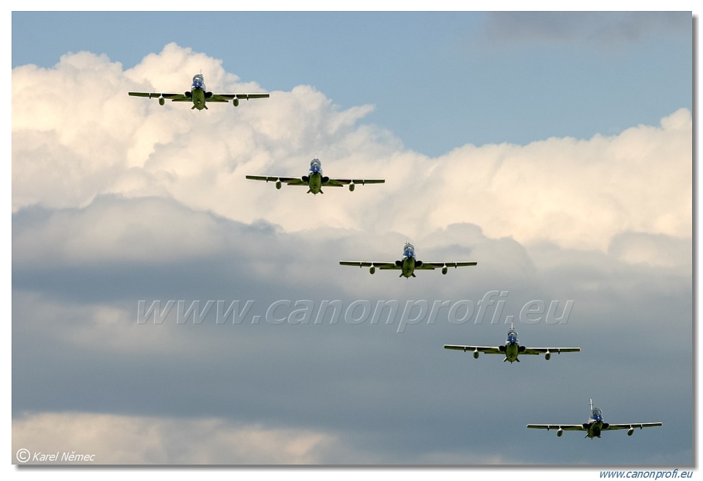 Frecce Tricolori - 9x Aermacchi MB-339-A/PAN