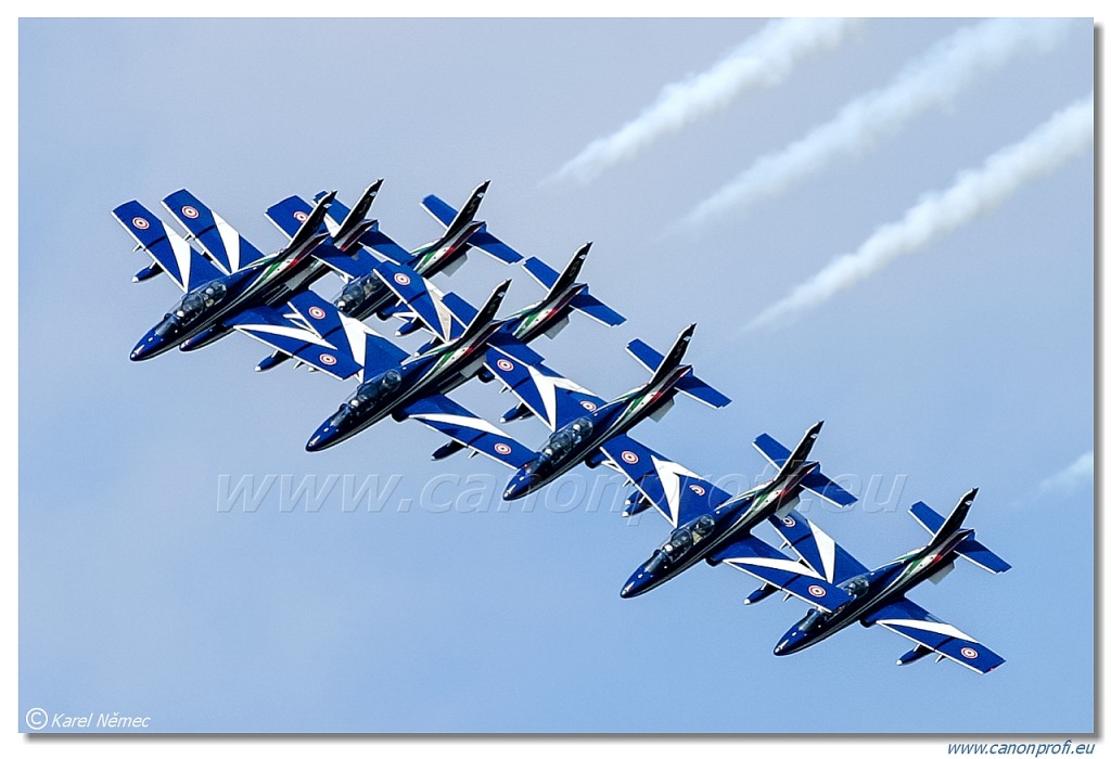 Frecce Tricolori - 9x Aermacchi MB-339-A/PAN