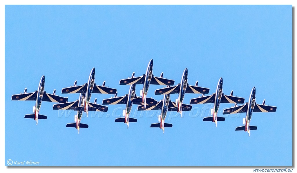 Frecce Tricolori - 9x Aermacchi MB-339-A/PAN