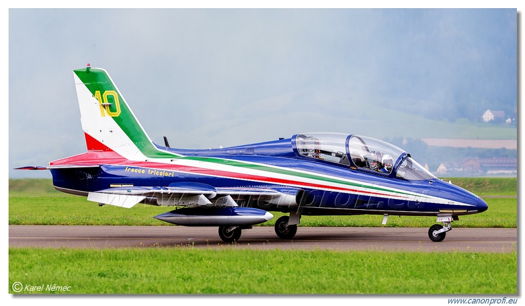 Frecce Tricolori - 9x Aermacchi MB-339-A/PAN