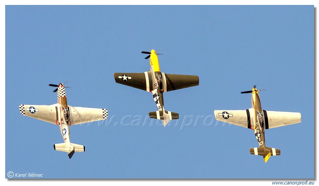 Horsemen Flight Team – 3x North American P-51D Mustang