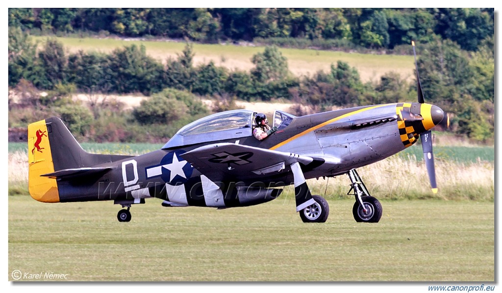 Horsemen Flight Team – 3x North American P-51D Mustang