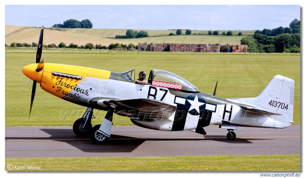 Horsemen Flight Team – 3x North American P-51D Mustang
