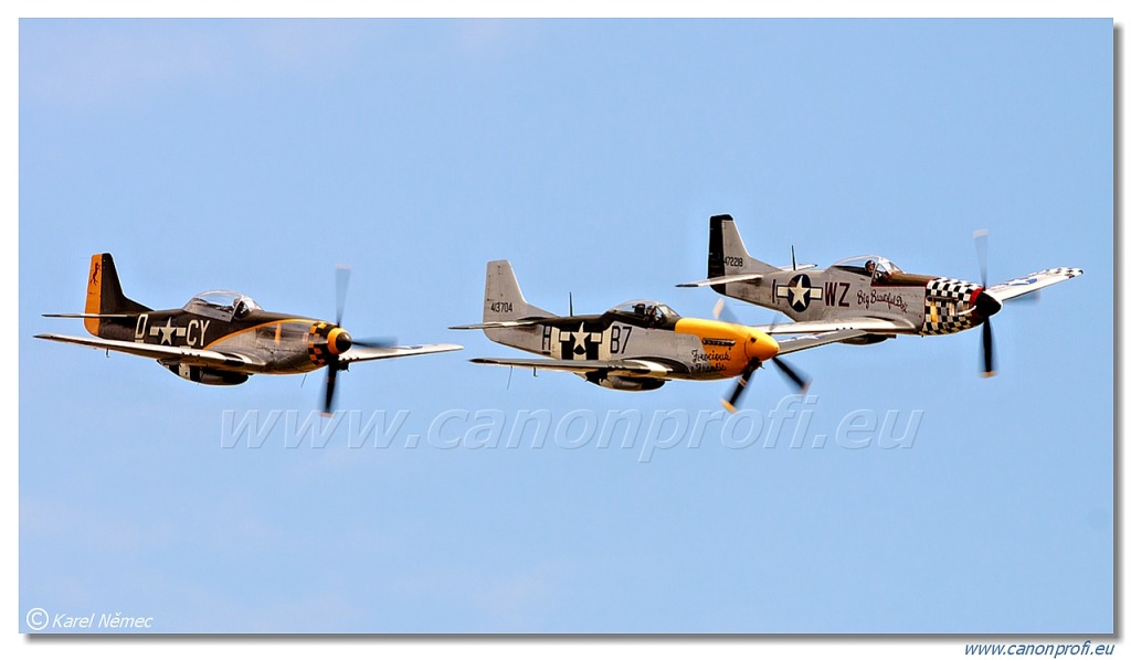 Horsemen Flight Team – 3x North American P-51D Mustang