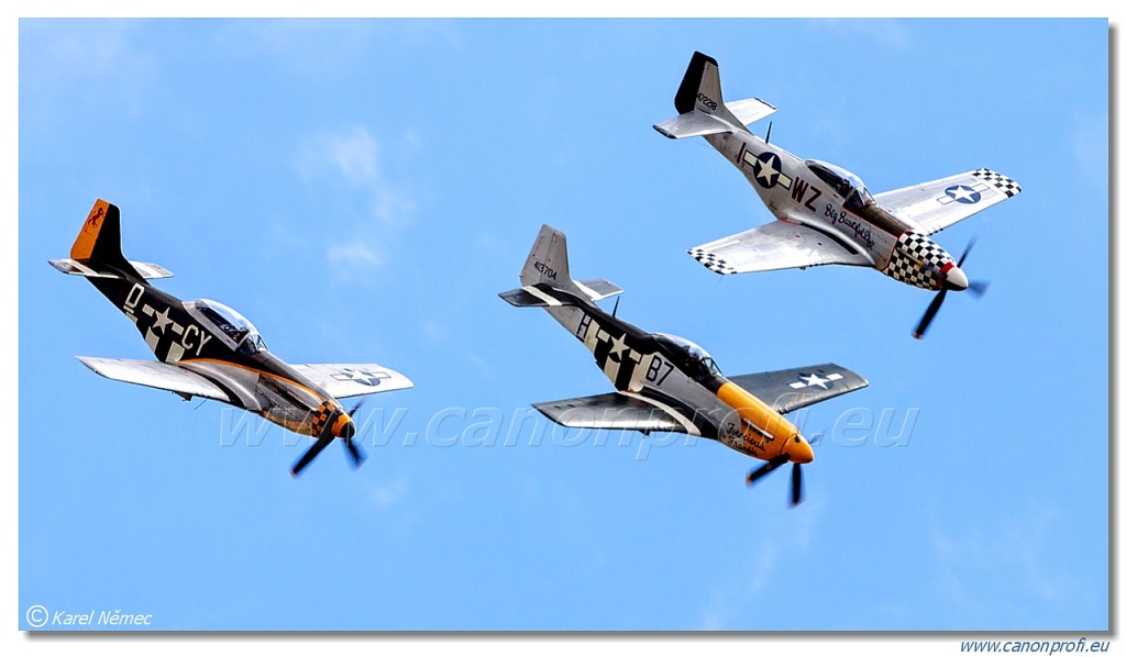 Horsemen Flight Team – 3x North American P-51D Mustang