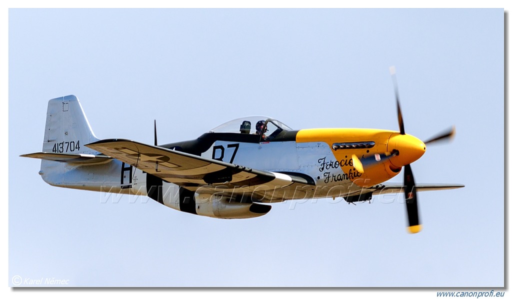 Horsemen Flight Team – 3x North American P-51D Mustang