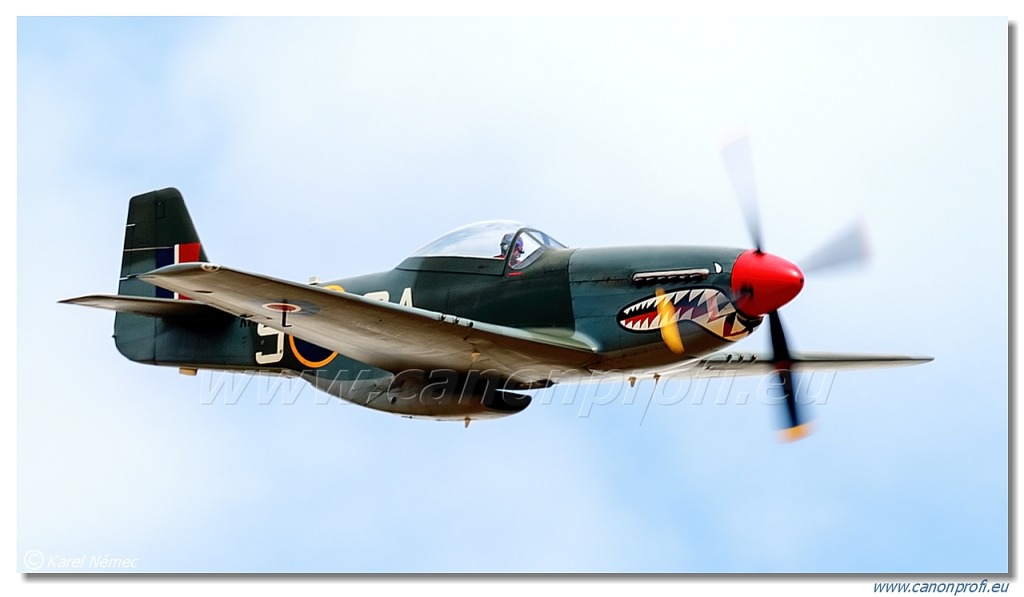 Horsemen Flight Team – 3x North American P-51D Mustang