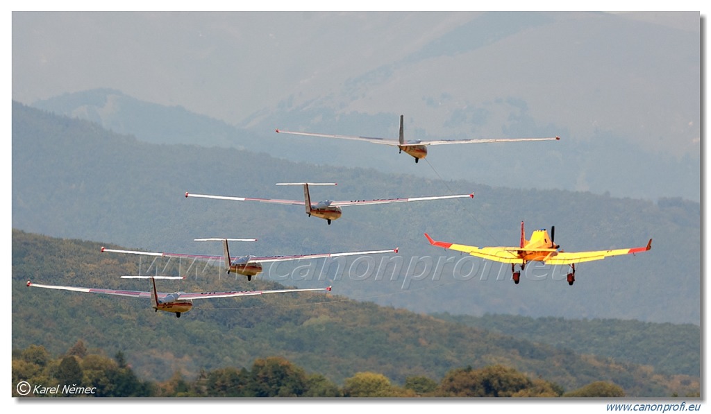 Očovskí Bačovia - 4x Let L-13 Blaník, L-23 Super Blaník, Z-37, Z-137T
