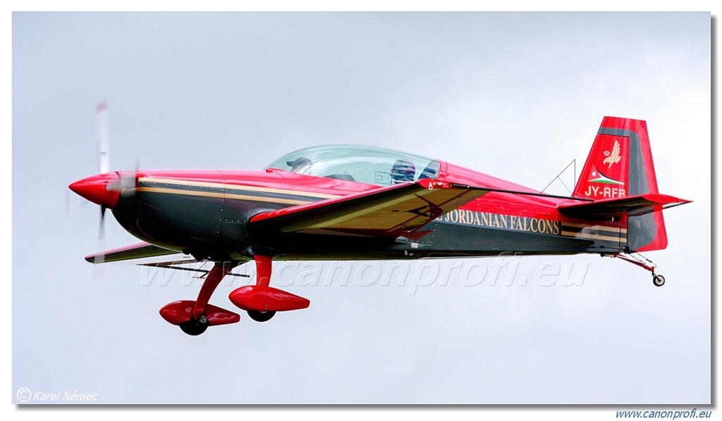 Royal Jordanian Falcons - 4x Extra EA-300