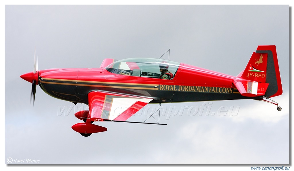 Royal Jordanian Falcons - 4x Extra EA-300