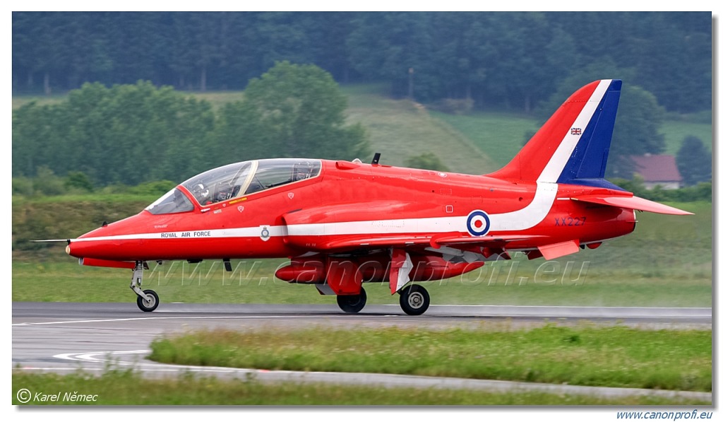 Red Arrows - 9x BAE Hawk T1