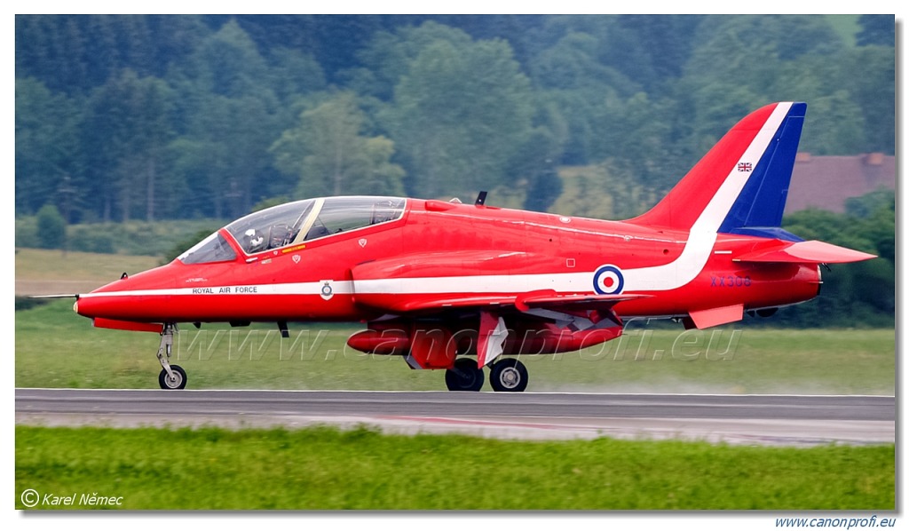 Red Arrows - 9x BAE Hawk T1