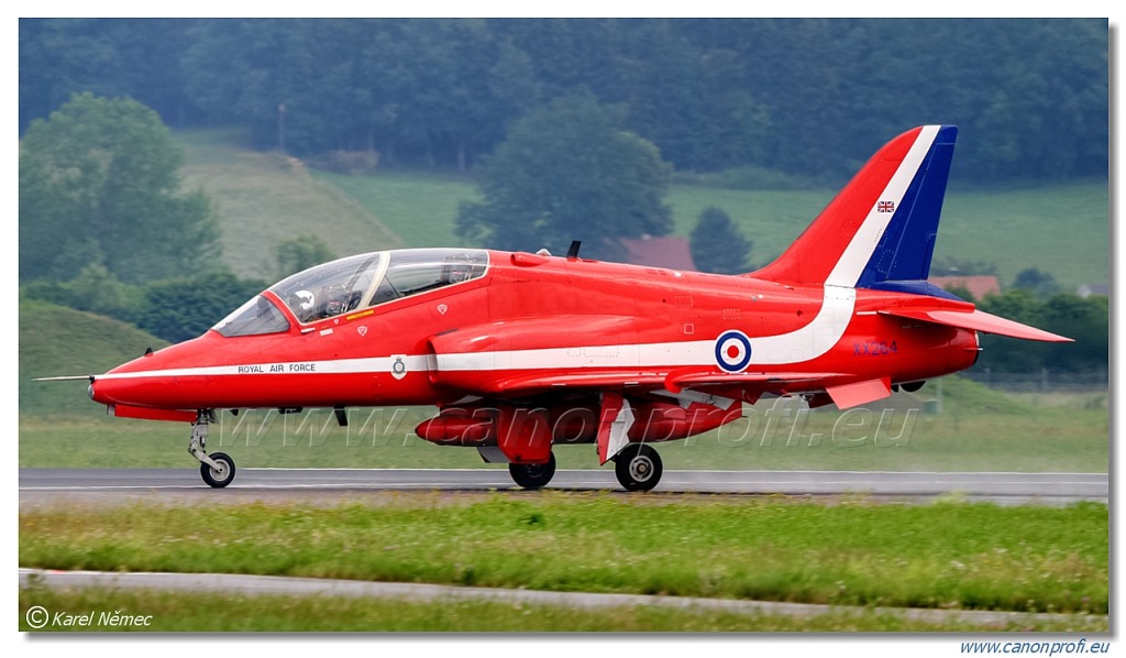 Red Arrows - 9x BAE Hawk T1