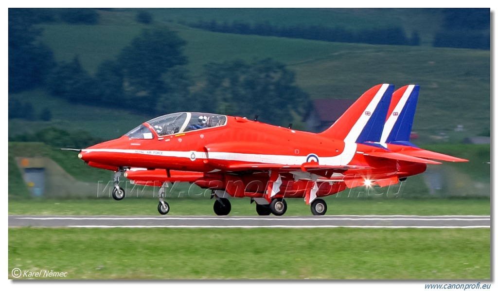 Red Arrows - 9x BAE Hawk T1