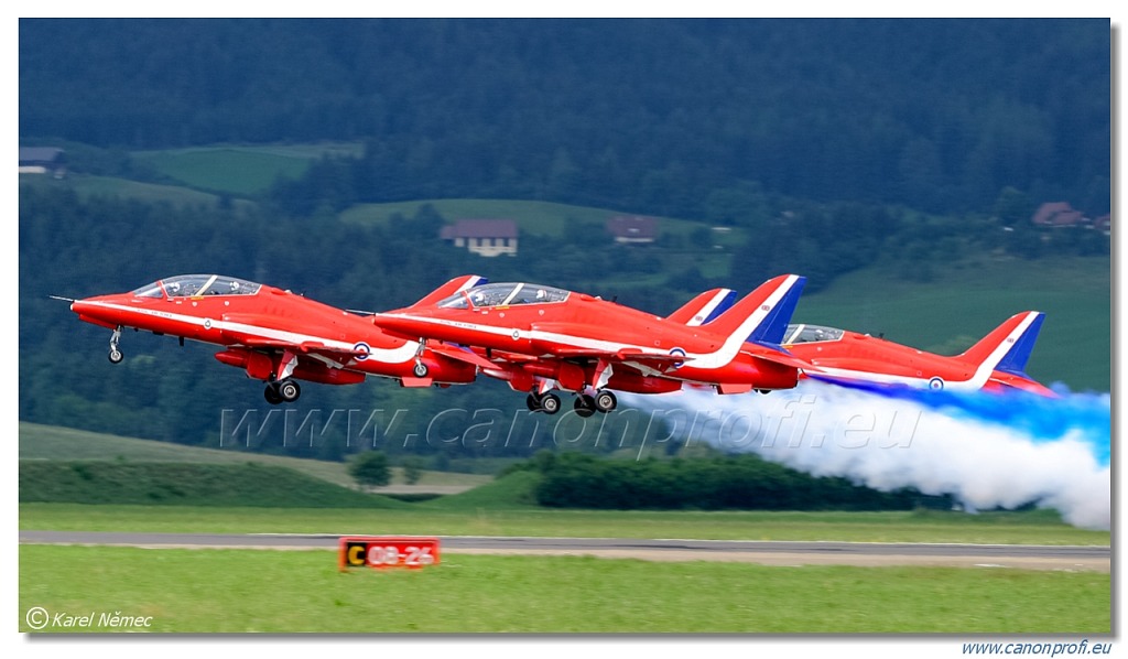 Red Arrows - 9x BAE Hawk T1