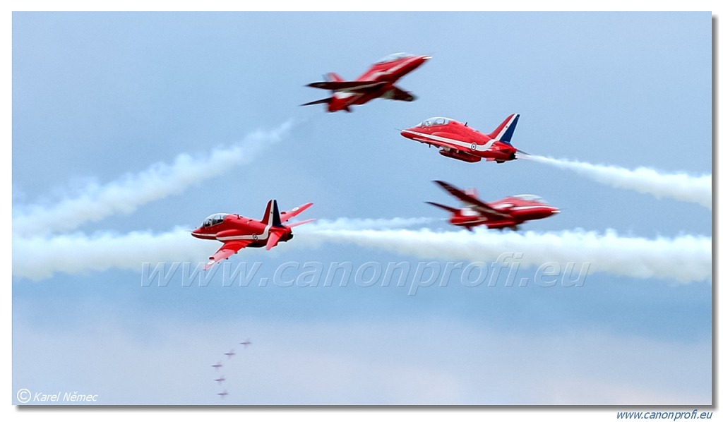 Red Arrows - 9x BAE Hawk T1