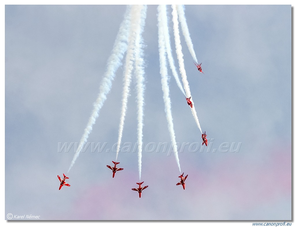 Red Arrows - 9x BAE Hawk T1