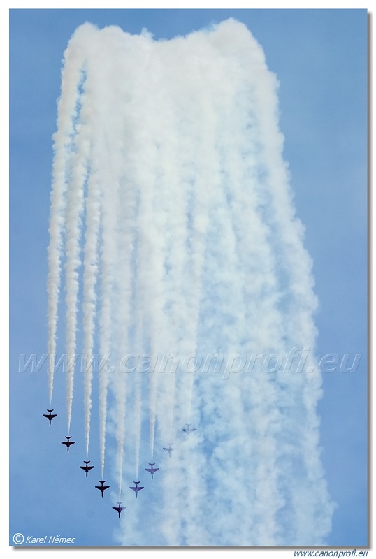 Red Arrows - 9x BAE Hawk T1